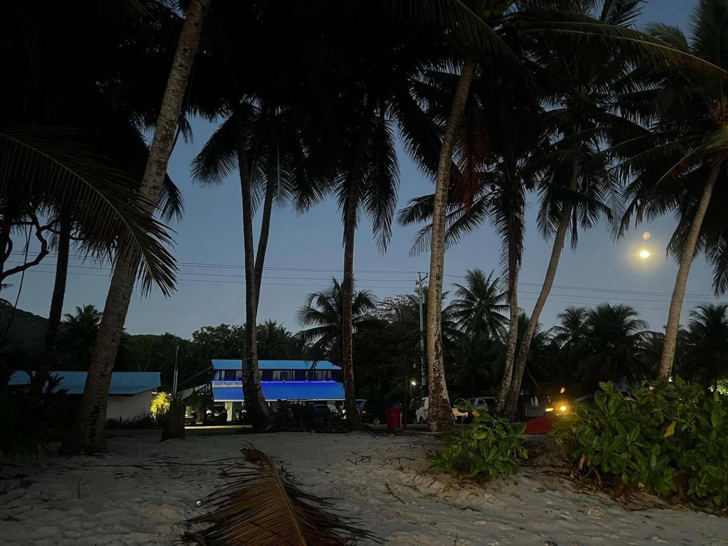 Island Hopper Hotel Yepan Ngoại thất bức ảnh