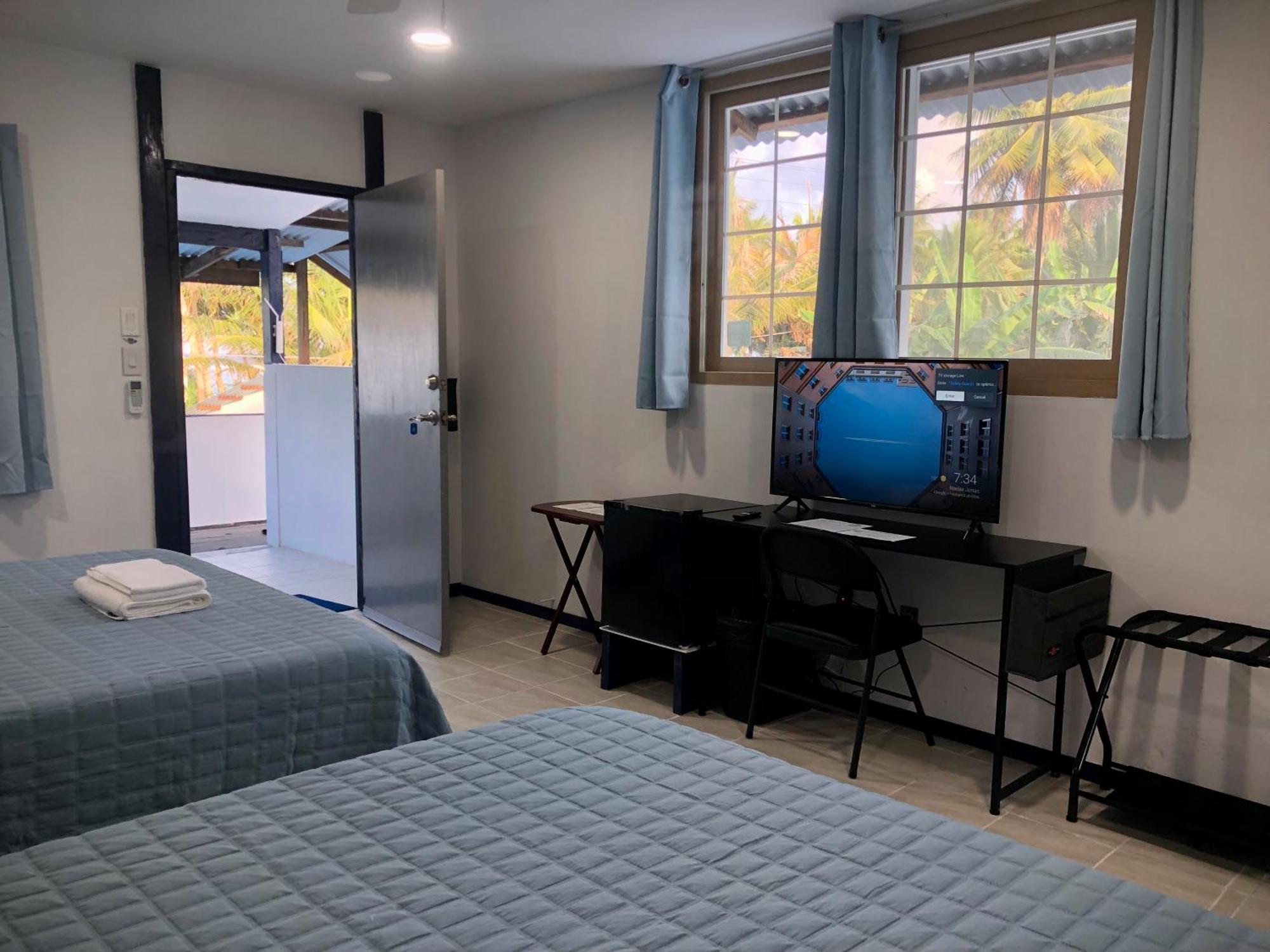 Island Hopper Hotel Yepan Ngoại thất bức ảnh